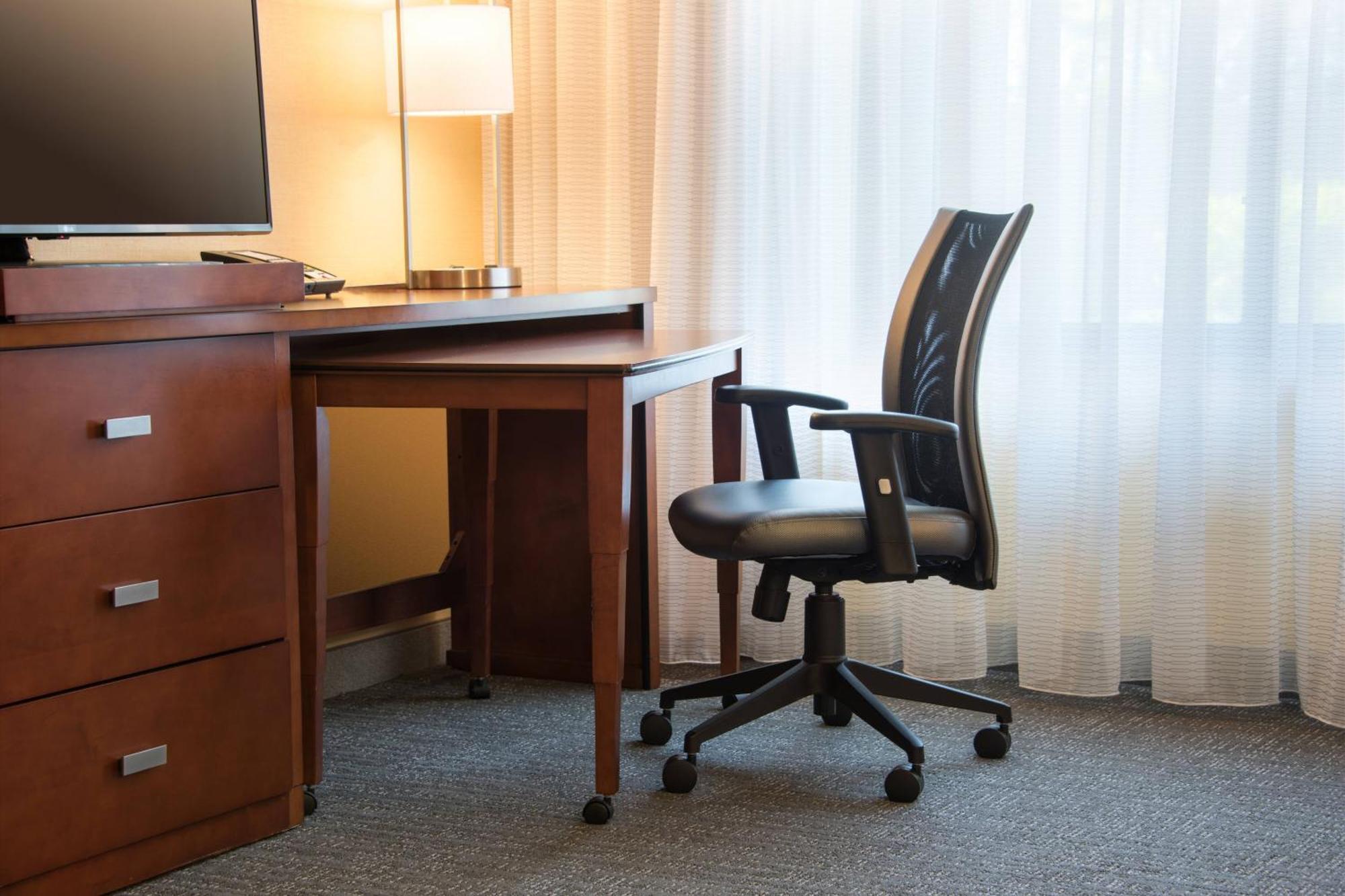 Hotel Courtyard By Marriott Waldorf Exterior foto