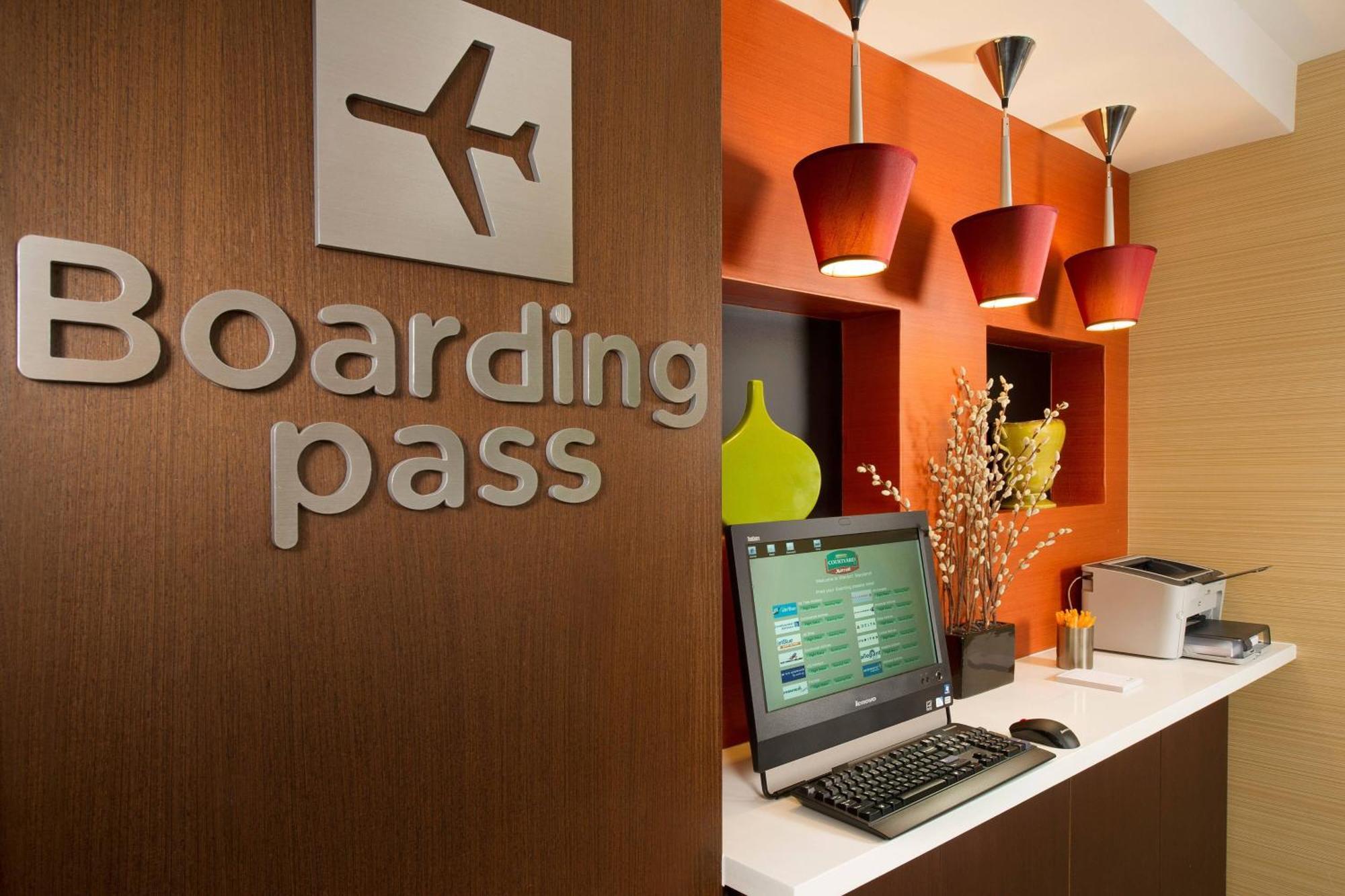 Hotel Courtyard By Marriott Waldorf Exterior foto