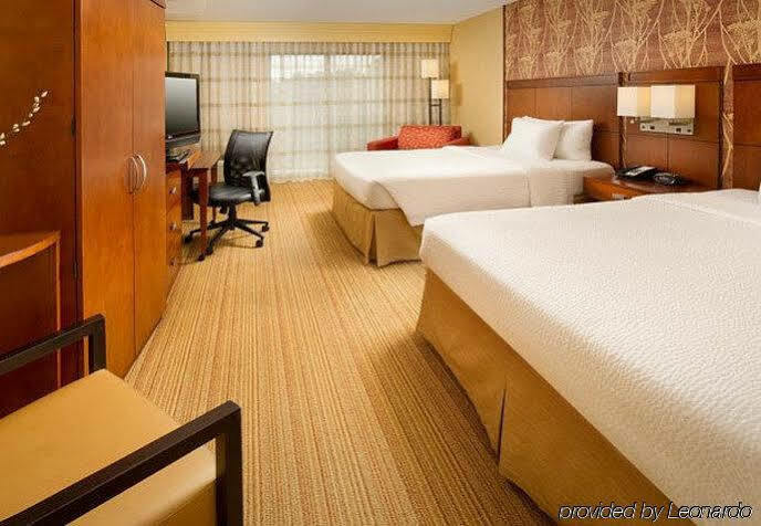 Hotel Courtyard By Marriott Waldorf Exterior foto